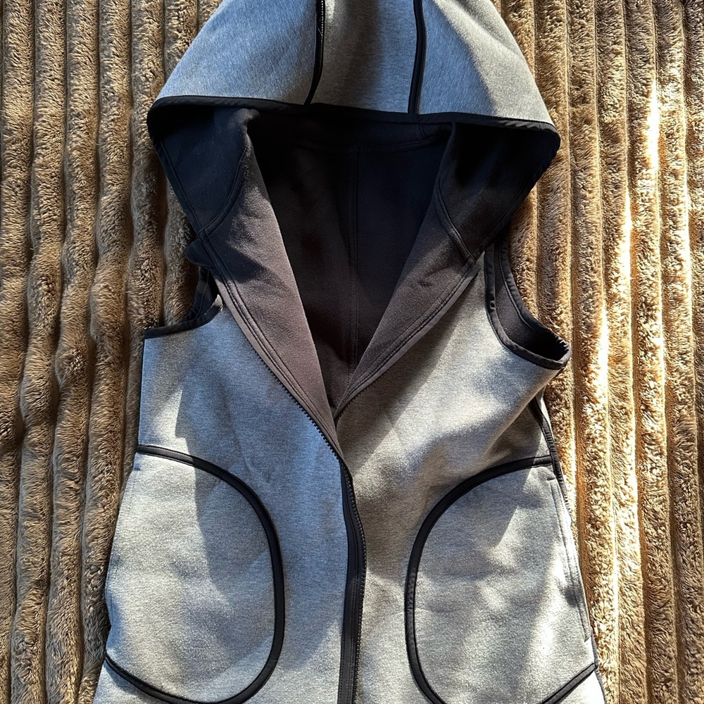 Lululemon Insculpt Reversible Vest
